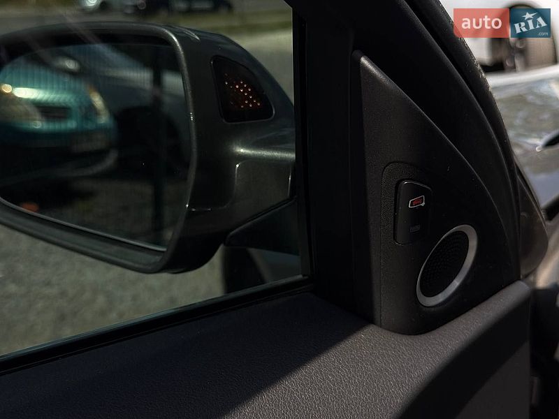Седан Audi A4 2014 в Львове