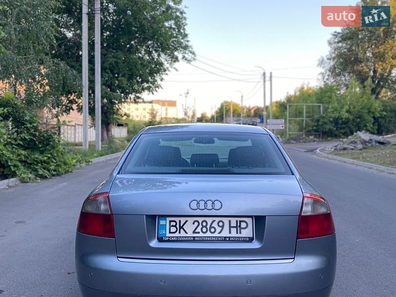Седан Audi A4 2003 в Ровно