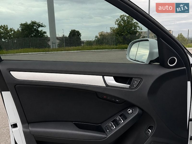 Седан Audi A4 2013 в Харкові