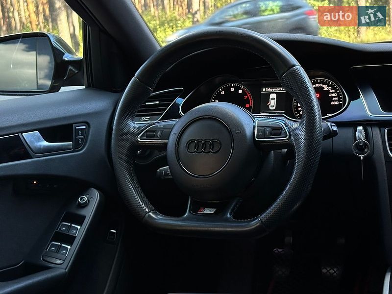 Седан Audi A4 2012 в Вышгороде