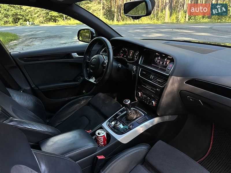Седан Audi A4 2012 в Вышгороде