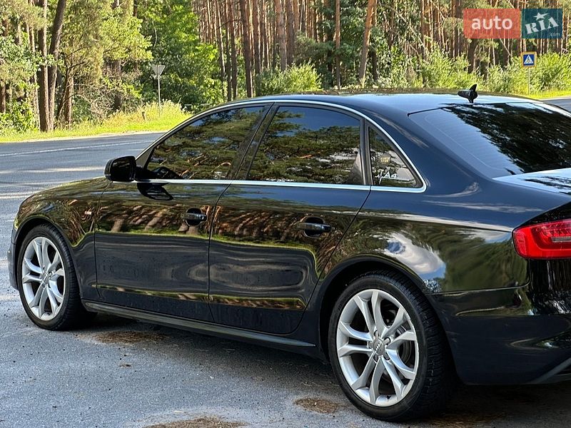 Седан Audi A4 2012 в Вышгороде