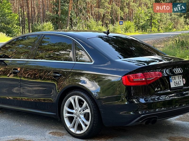 Седан Audi A4 2012 в Вышгороде