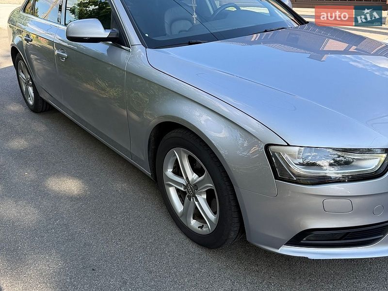 Седан Audi A4 2015 в Києві