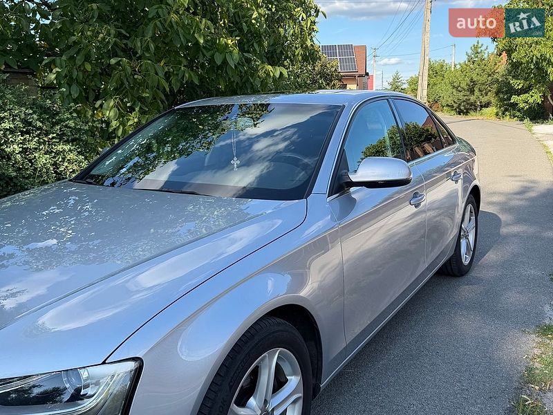 Седан Audi A4 2015 в Києві