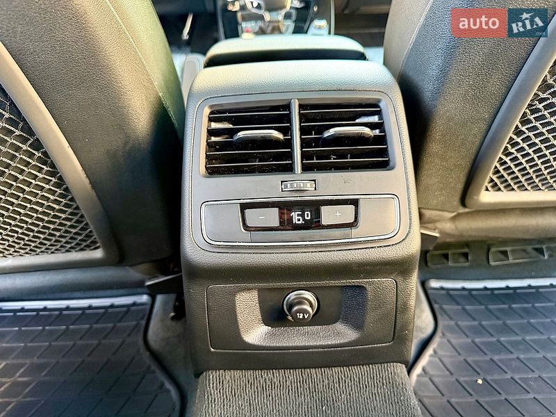 Седан Audi A4 2021 в Днепре