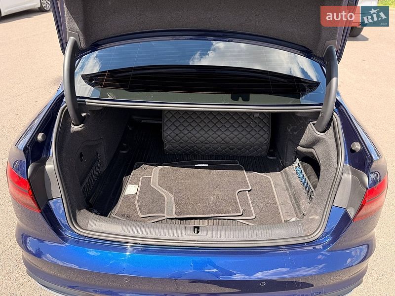 Седан Audi A4 2021 в Кривому Розі