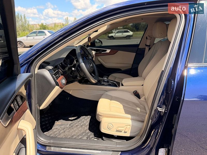 Седан Audi A4 2021 в Кривому Розі