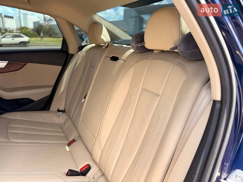 Седан Audi A4 2021 в Кривому Розі