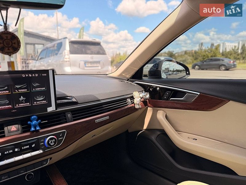 Седан Audi A4 2021 в Кривому Розі