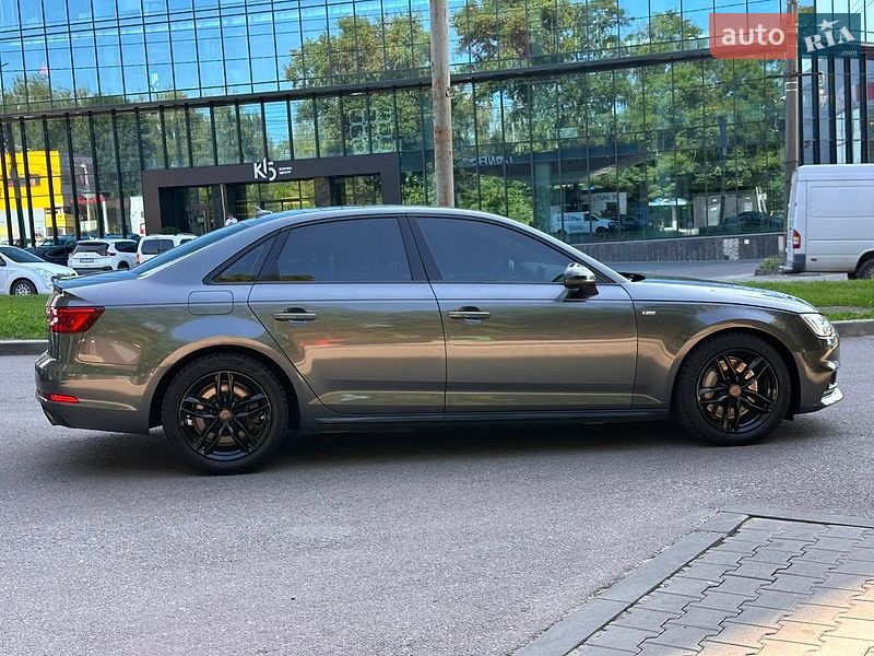 Седан Audi A4 2017 в Тернополі