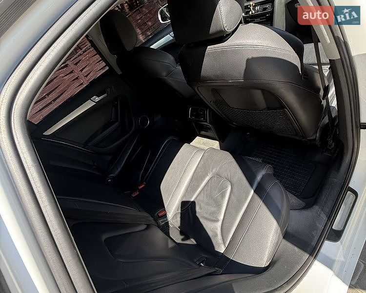 Седан Audi A4 2012 в Гайсине