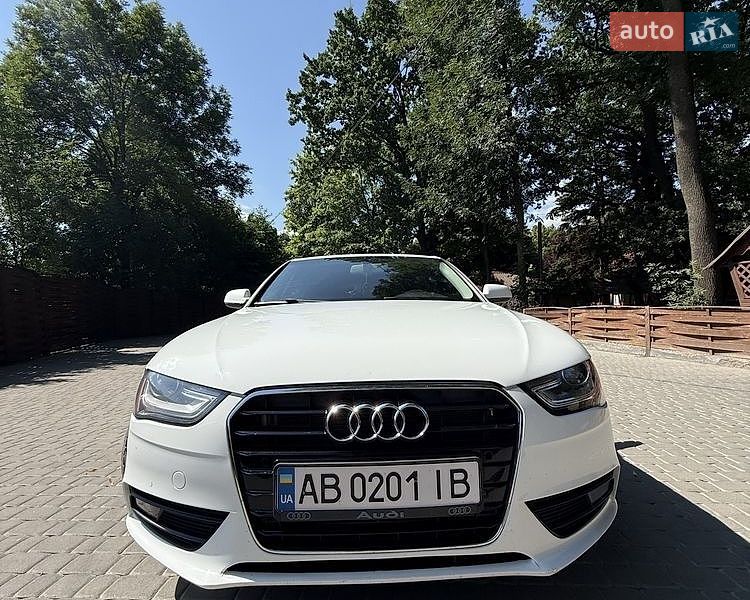 Седан Audi A4 2012 в Гайсине