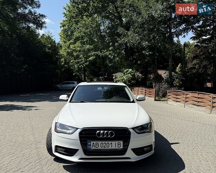 Седан Audi A4 2012 в Гайсине