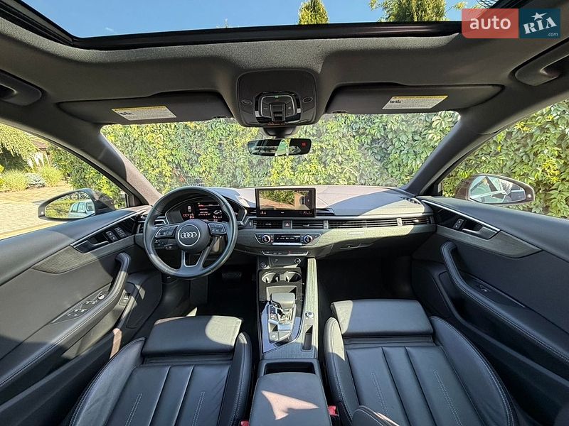 Седан Audi A4 2022 в Стрые