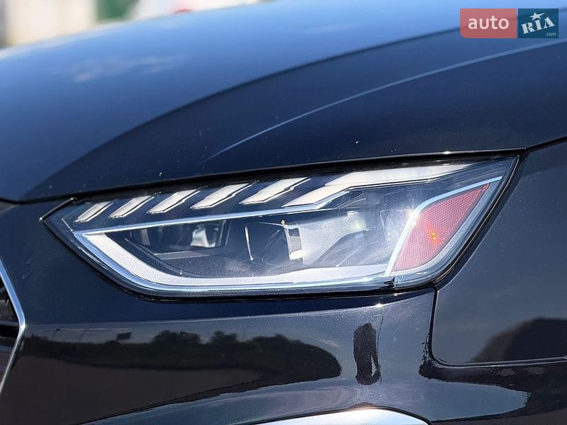 Седан Audi A4 2022 в Стрые