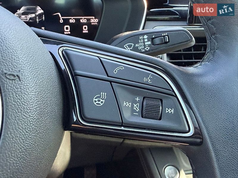 Седан Audi A4 2022 в Стрые