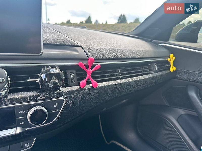 Седан Audi A4 2017 в Полтаві