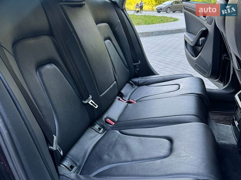 Седан Audi A4 2014 в Новояворівську