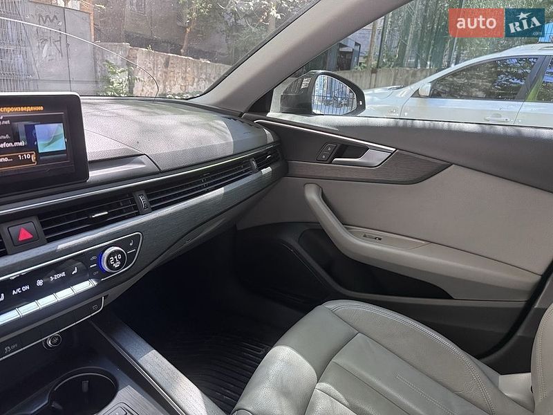 Седан Audi A4 2018 в Дніпрі