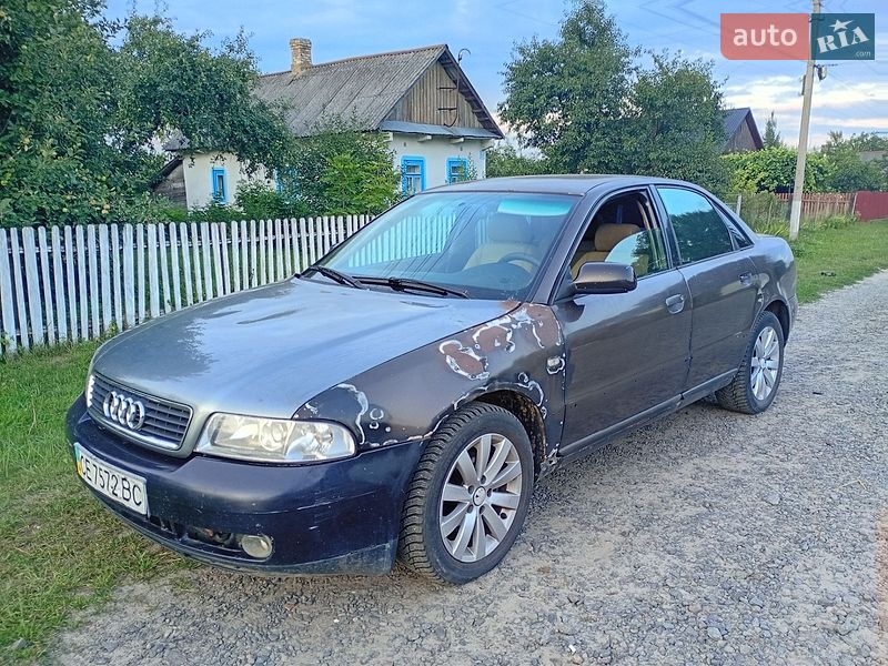 Седан Audi A4 1996 в Сумах