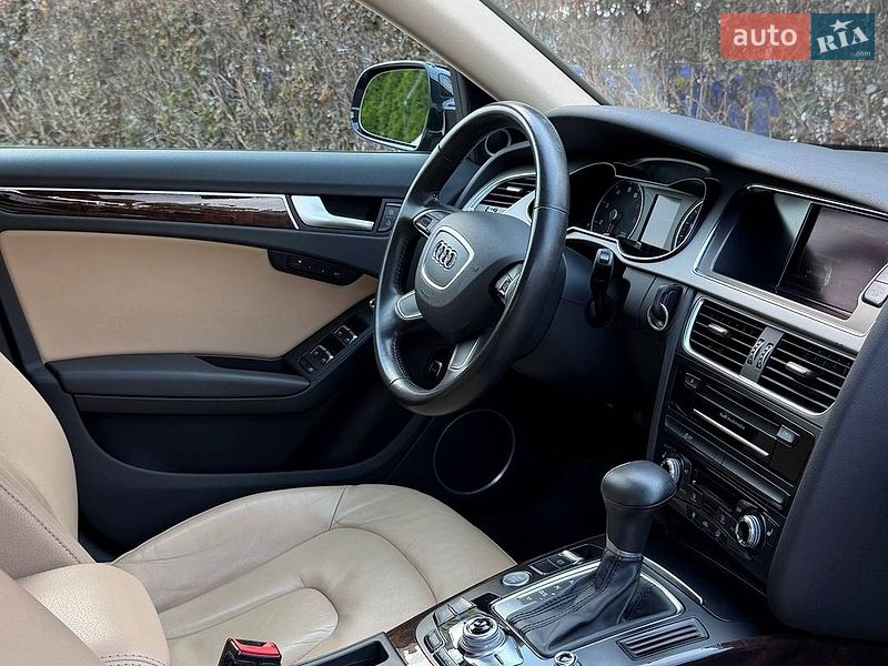 Седан Audi A4 2013 в Києві