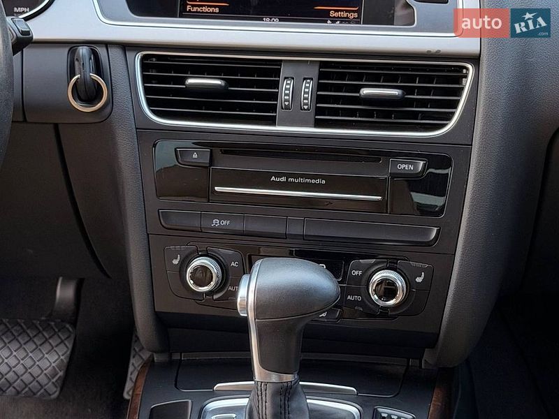 Седан Audi A4 2013 в Києві
