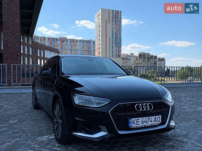 Audi A4, фото з оголошення