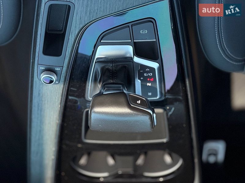 Седан Audi A4 2020 в Кривому Розі