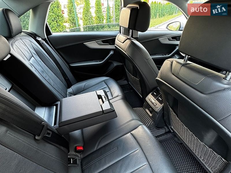 Седан Audi A4 2016 в Львові