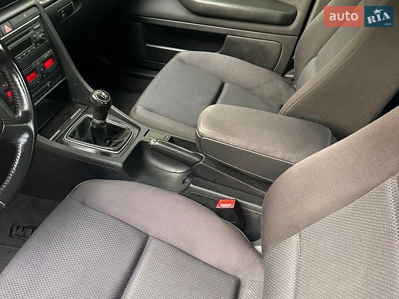 Седан Audi A4 2003 в Збараже