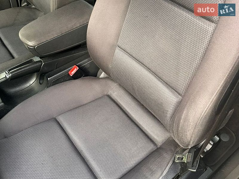 Седан Audi A4 2003 в Збараже