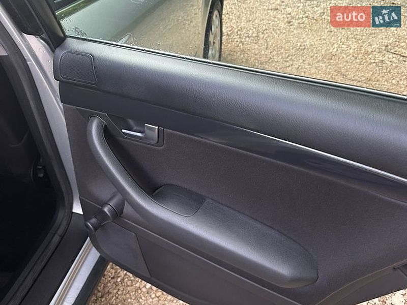 Седан Audi A4 2003 в Збараже