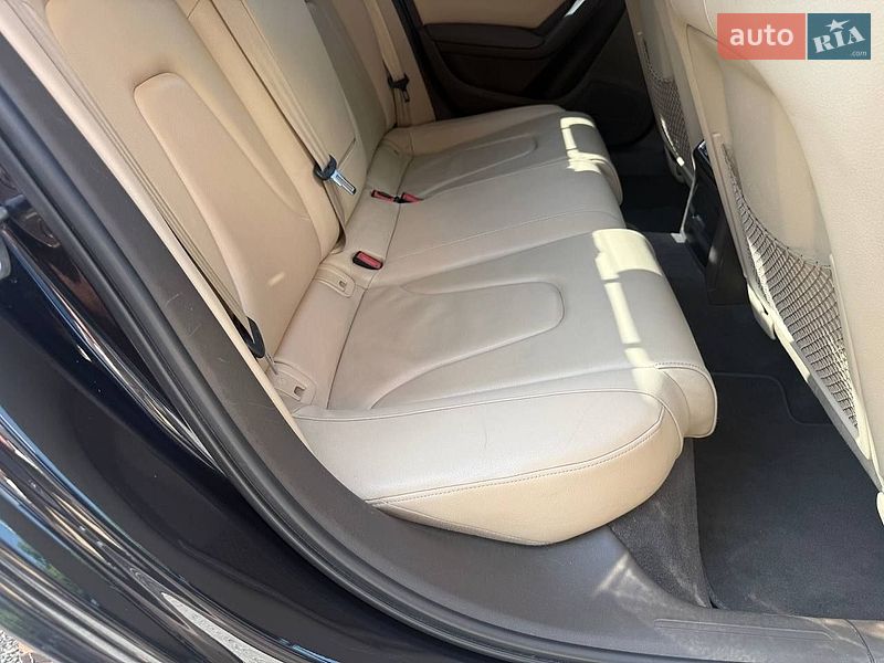 Седан Audi A4 2015 в Днепре