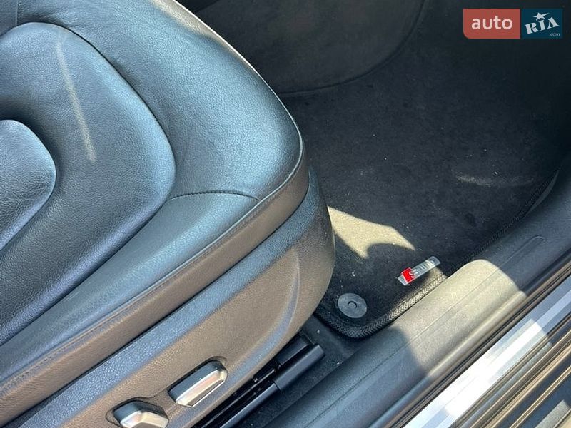 Седан Audi A4 2013 в Новояворівську