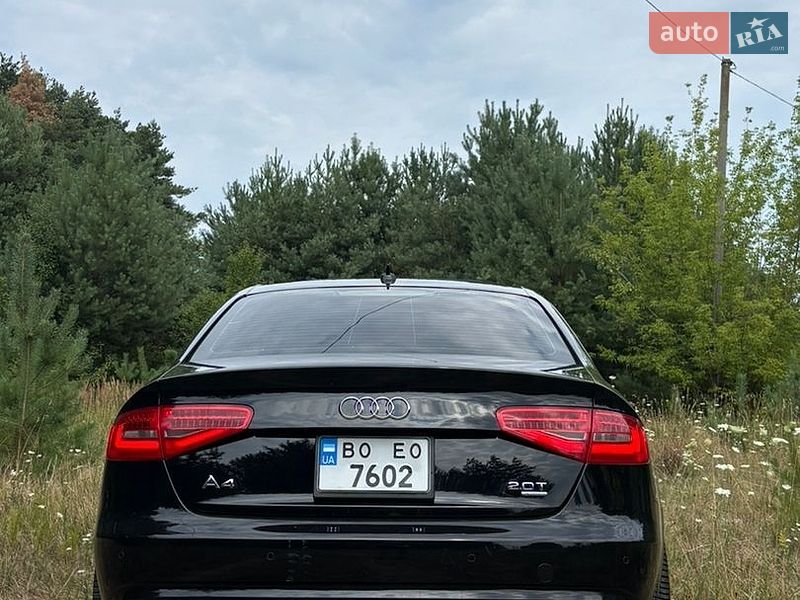 Седан Audi A4 2012 в Козині