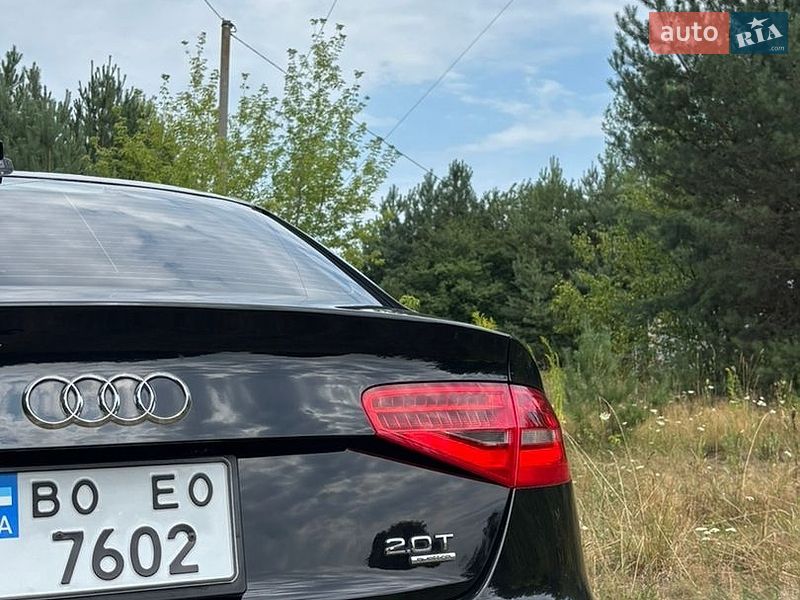 Седан Audi A4 2012 в Козині