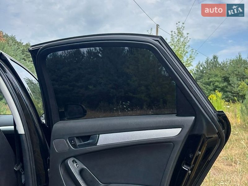 Седан Audi A4 2012 в Козині