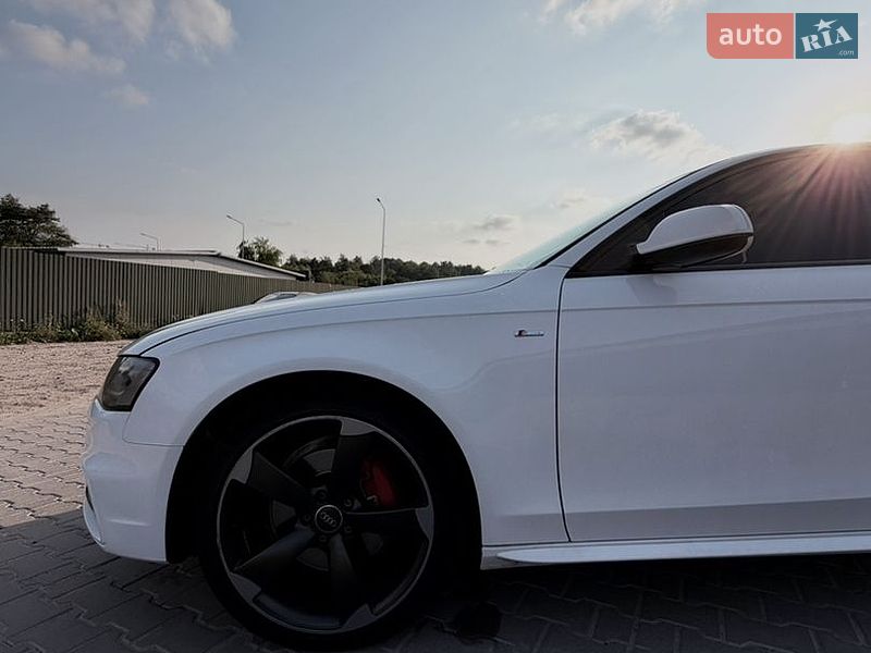 Седан Audi A4 2013 в Львові