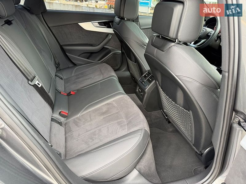 Седан Audi A4 2023 в Києві