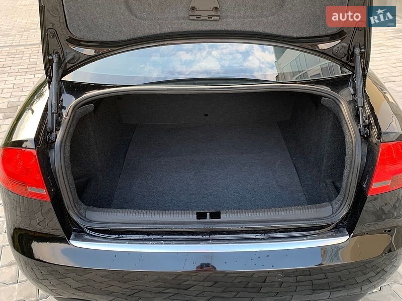 Седан Audi A4 2006 в Кременці