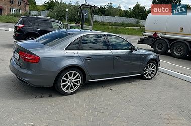 Седан Audi A4 2015 в Чернівцях