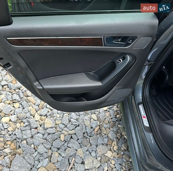 Седан Audi A4 2015 в Чернівцях