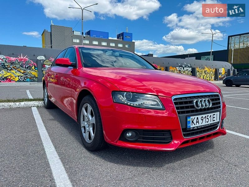Седан Audi A4 2010 в Киеве
