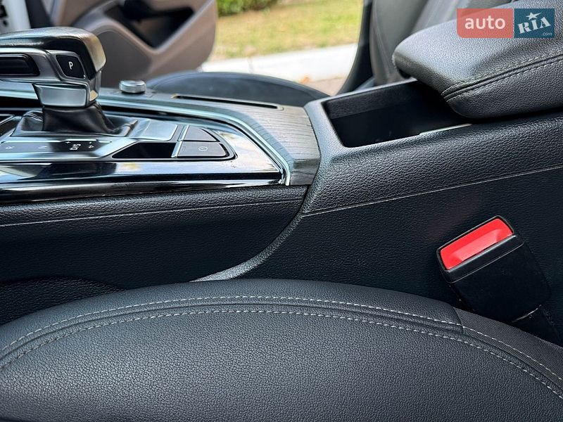 Седан Audi A4 2021 в Рівному