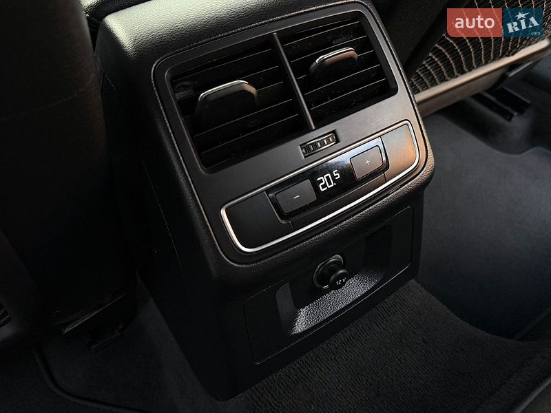 Седан Audi A4 2021 в Рівному