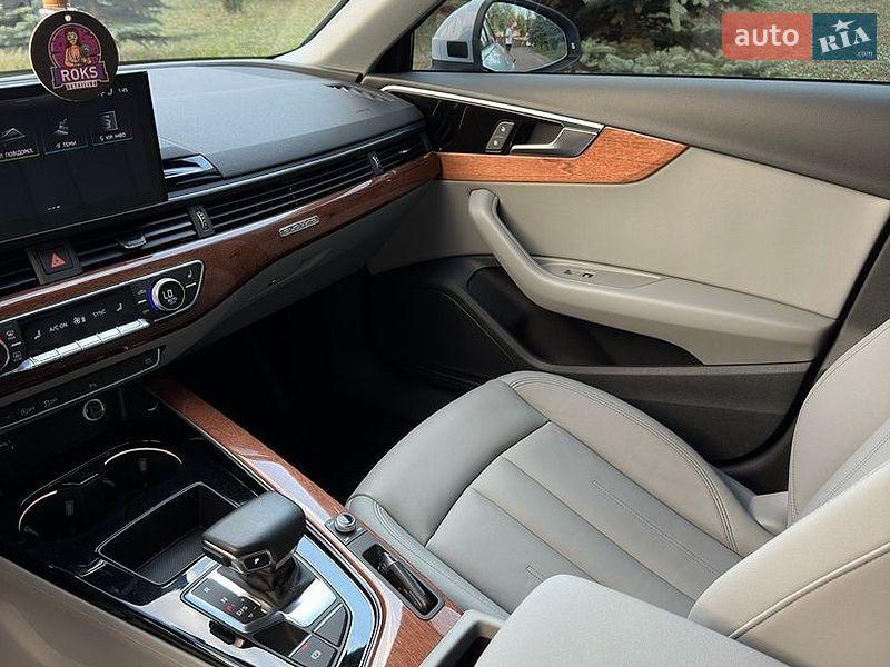 Седан Audi A4 2023 в Рівному