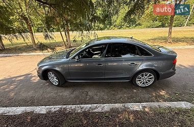 Седан Audi A4 2013 в Бучачі
