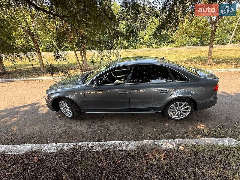 Седан Audi A4 2013 в Бучачі