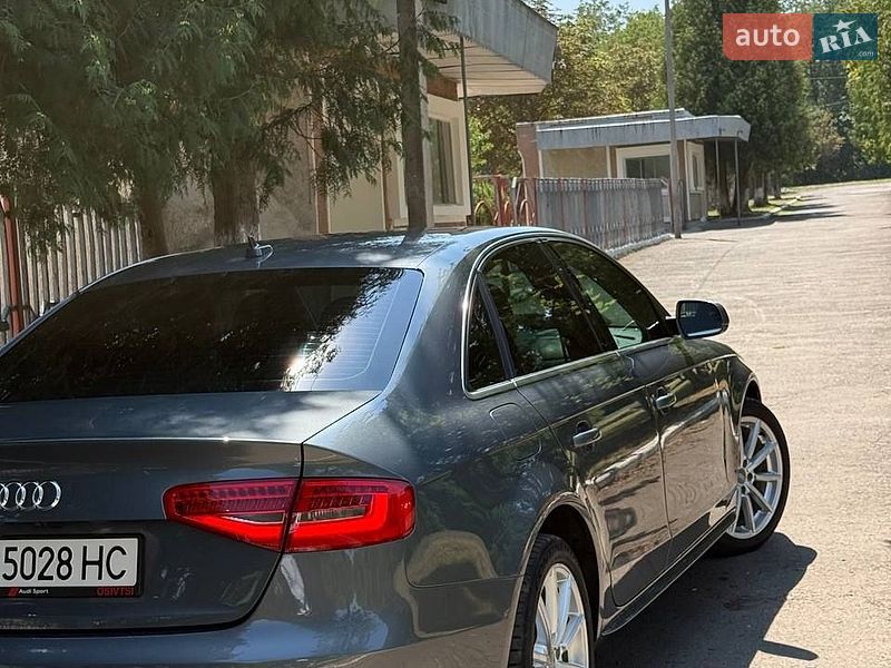 Седан Audi A4 2013 в Бучачі